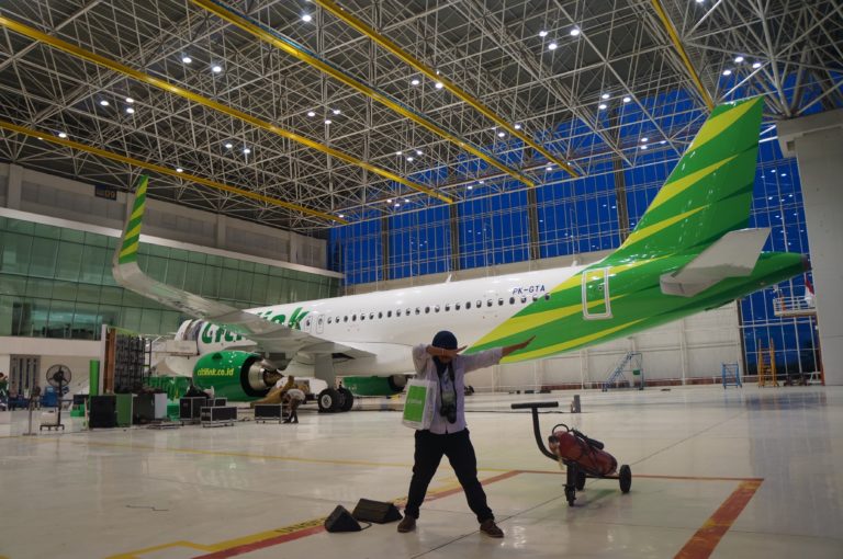 main ke hanggar garuda